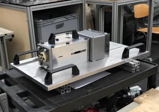 Erstaufbau des Prüfstands in der Werkstatt